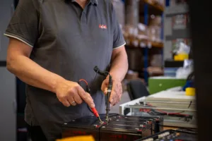 USV-Batteriewartung durch AdPoS Techniker
