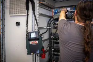 DGUV V3 Prüfung einer USV-Anlage im Schaltschrank