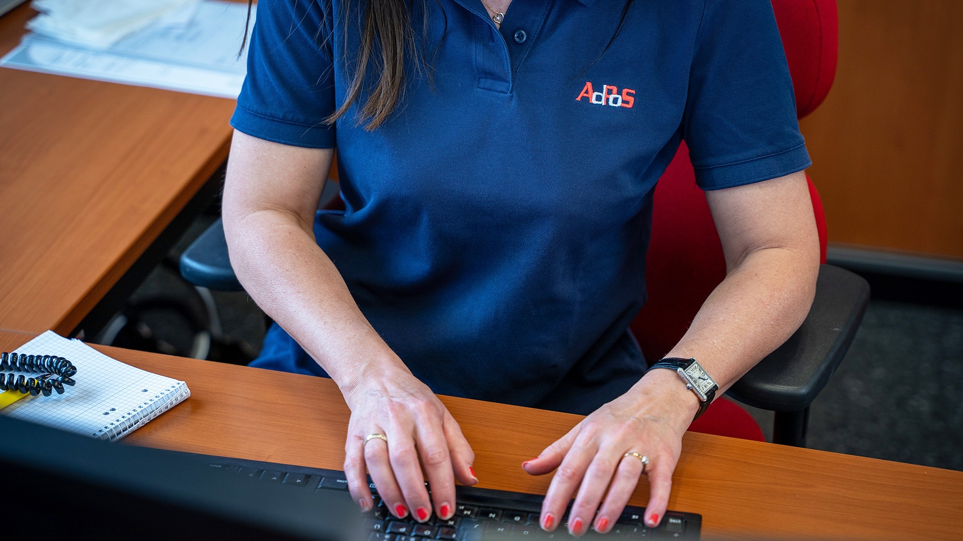 USV Software von AdPoS im Einsatz Visualisierung der USV Software Oberfläche mit Systemüberwachung und Auswertungen